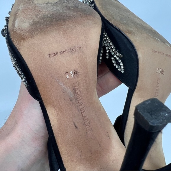 Manolo Blahnik Embellished Jewel Encrusted Crystal Carolyne Slingback Pumps - Picture 12 of 13